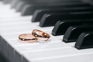 Wedding rings and piano keyboards: playing the rhythm between partners in IFS couples therapy and marriage counselling