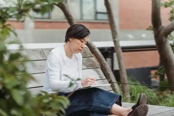 用英文咨询比用中文更有隔离感